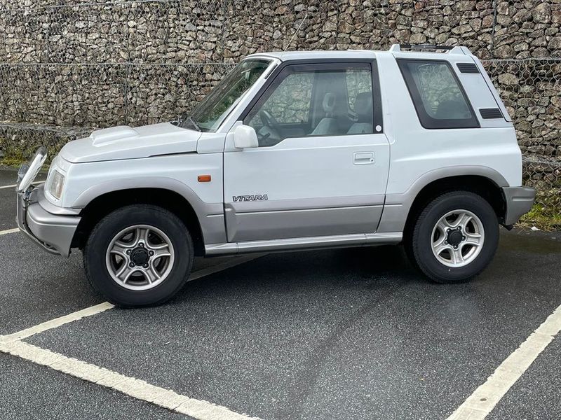 Suzuki Vitara • 1999 • 213,000 km 2