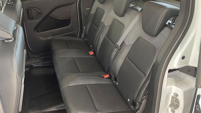 Nissan Van • 2023 • 7,100 km 3