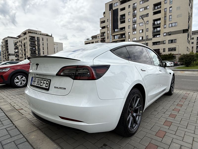 Tesla Model 3 • 2023 • 40,000 km 8