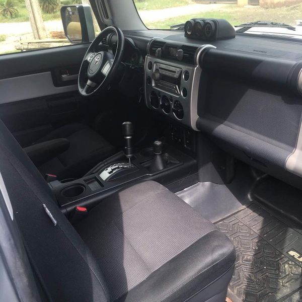 Toyota FJ Cruiser • 2010 • 32 km 3