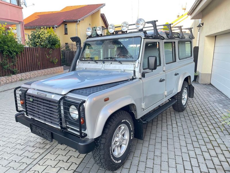 Land Rover Defender • 2003 • 93,320 km 2