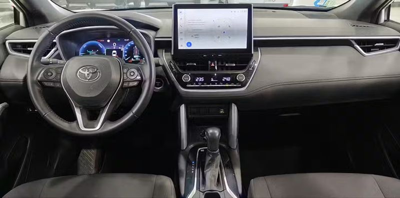 Toyota Corolla • 2023 • 14,894 km 5