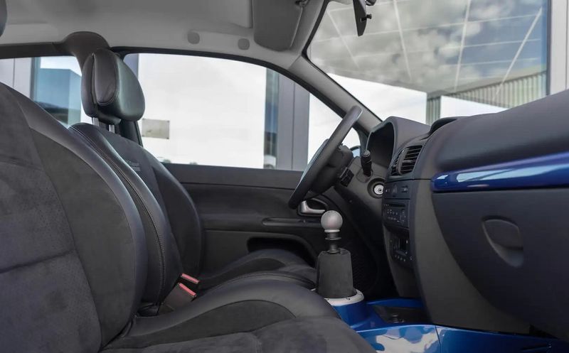 Renault Clio • 2003 • 24,500 km 7