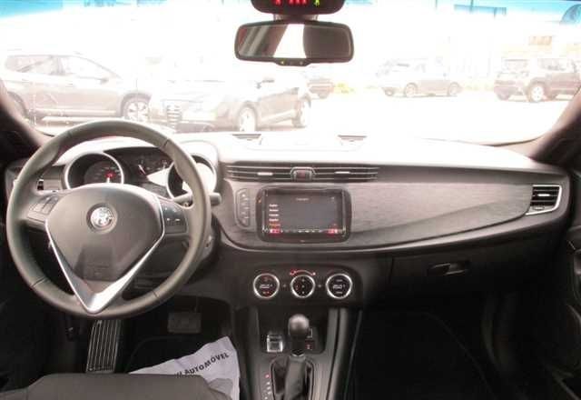 Alfa Romeo Giulietta • 2019 • 12,145 km 3