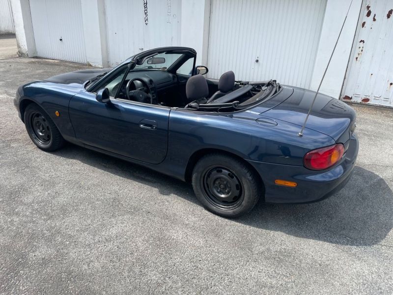 Mazda MX-5 • 1998 • 121,000 km 3