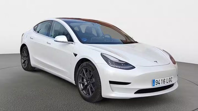 Tesla Model 3 • 2020 • 124,465 km 1