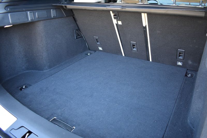 Land Rover Range Rover Velar • 2017 • 52,000 km 8