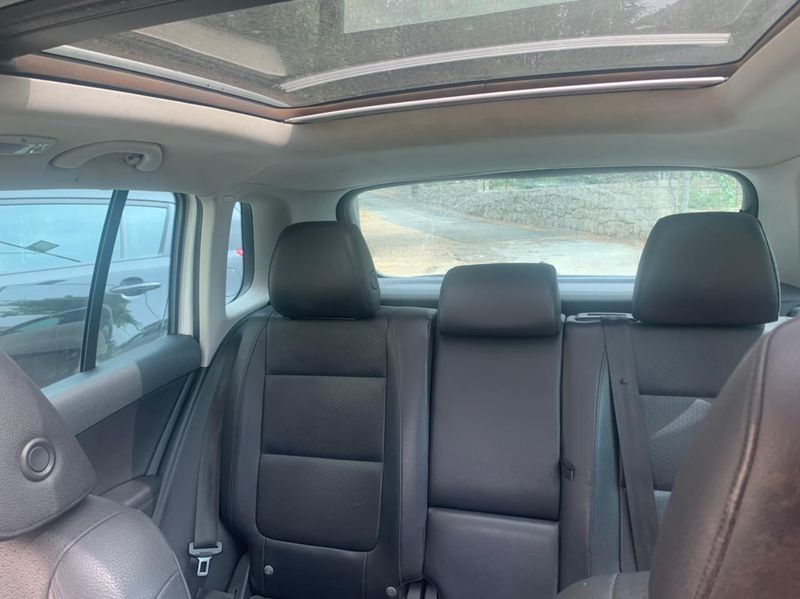Volkswagen Tiguan • 2012 • 130,000 mi 6