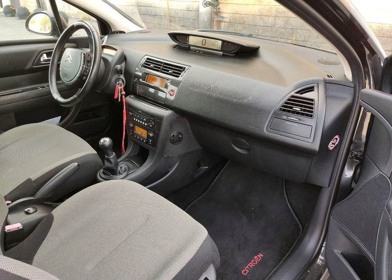 Citroën C4 • 2007 • 90,000 km 2