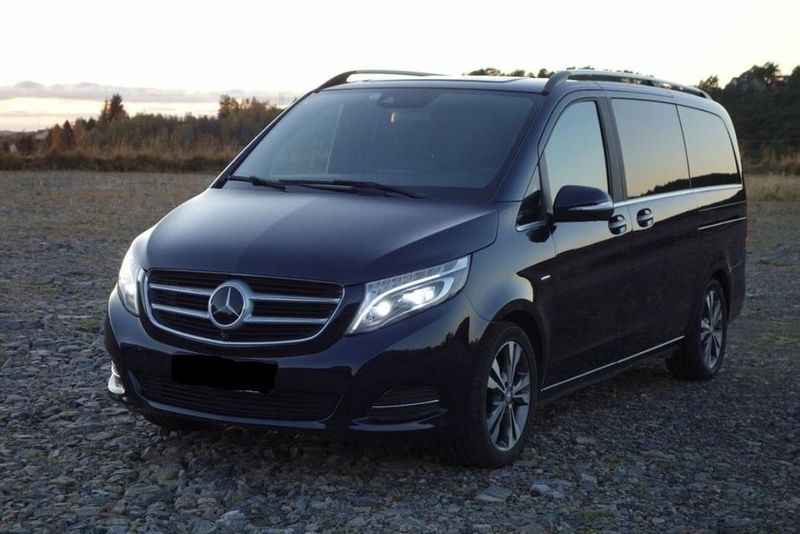 Mercedes-Benz C-Class • 2015 • 235,000 km 1