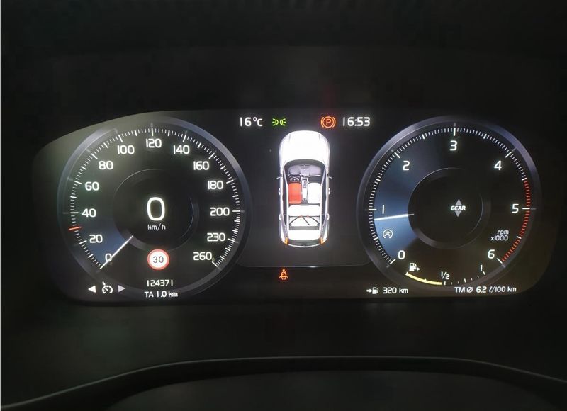 Volvo XC40 • 2019 • 120,000 km 4