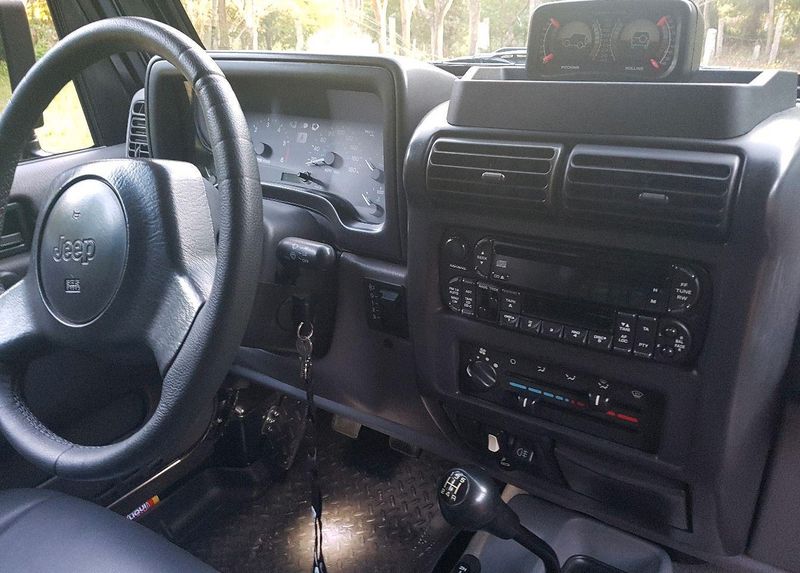 Jeep Wagoneer • 1997 • 10,000 km 3