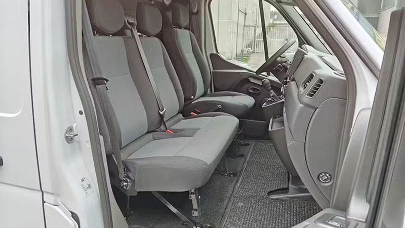 Renault Master • 2024 • 20,858 km 10