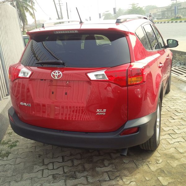 Toyota RAV4 • 2014 • 2 km 2