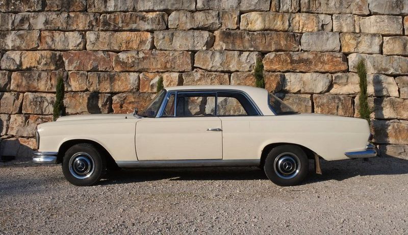 Mercedes-Benz 200 - 300 • 1980 • 90,000 km 5