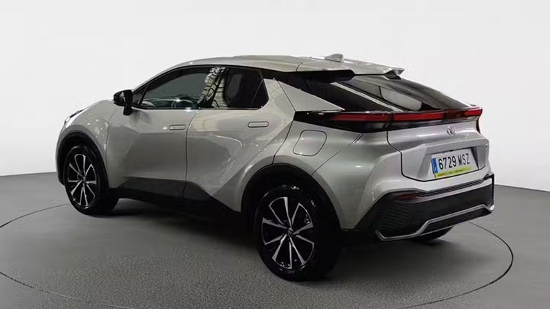 Toyota C-HR • 2024 • 7,811 km 3