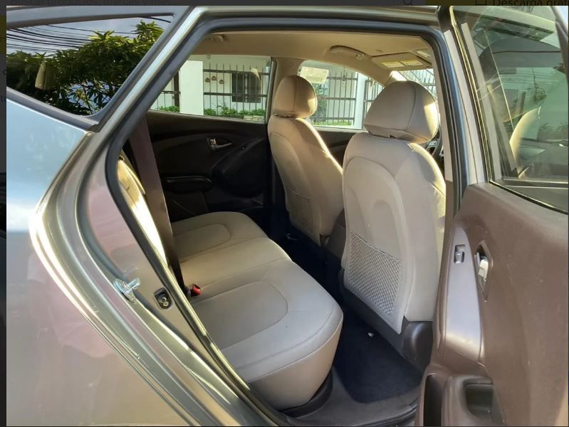 Hyundai Santa Fe • 2015 • 110,000 km 3