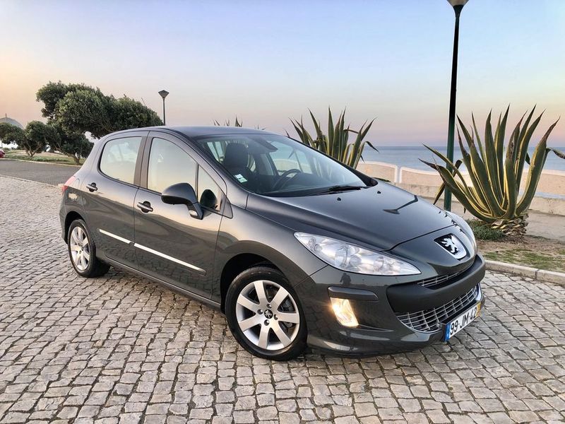 Peugeot 308 • 2010 • 183,000 km 4