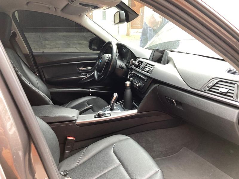 BMW 316i • 2015 • 59,000 km 11