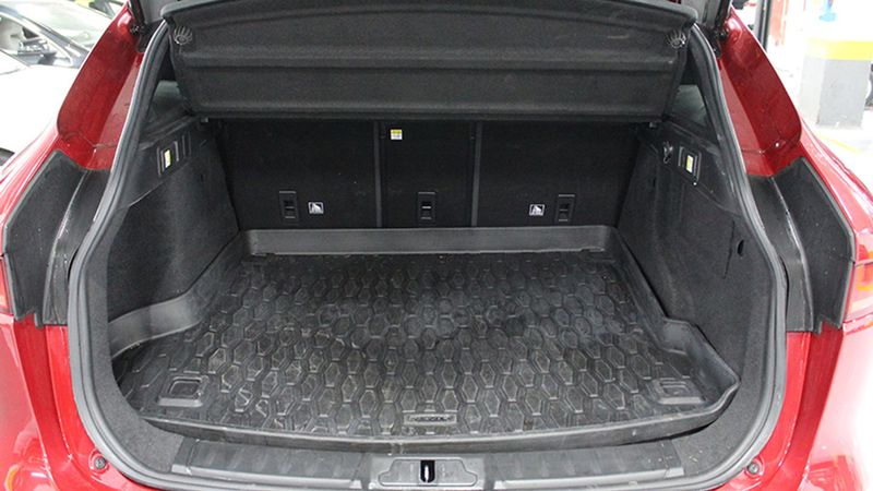 Jaguar F-Pace • 2019 • 86,784 km 13