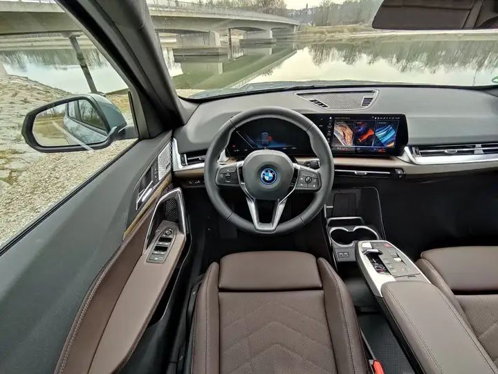 BMW X1 • 2022 • 5,557 km 2