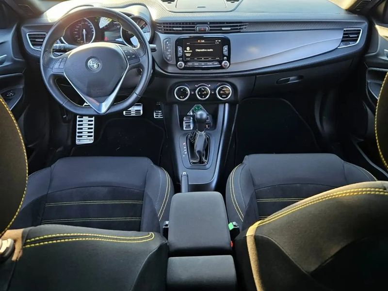 Alfa Romeo Giulietta • 2019 • 50,000 km 14