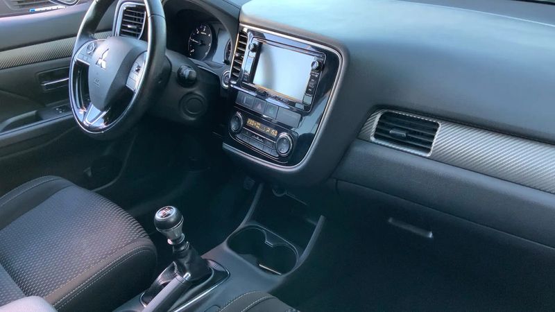 Mitsubishi Outlander • 2016 • 101,700 km 4