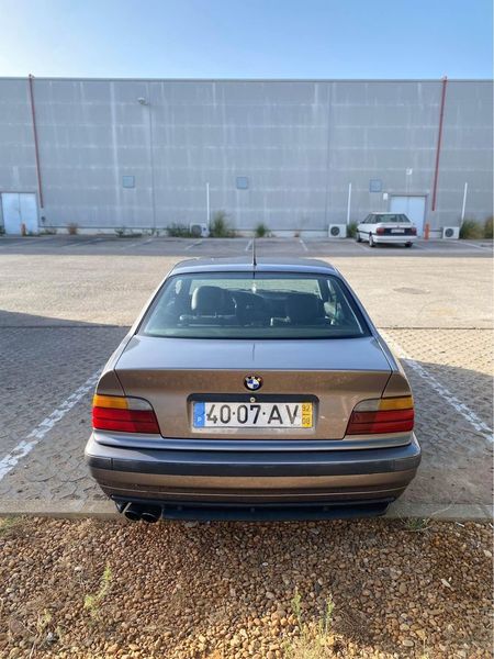BMW E60 • 1992 • 280,000 km 6