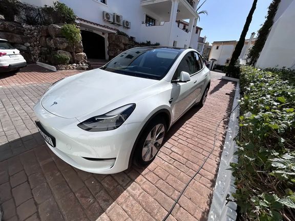 Tesla Model Y • 2023 • 57,000 km 12