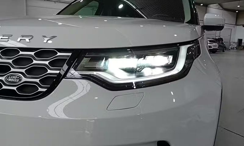 Land Rover Discovery • 2021 • 71,137 km 10