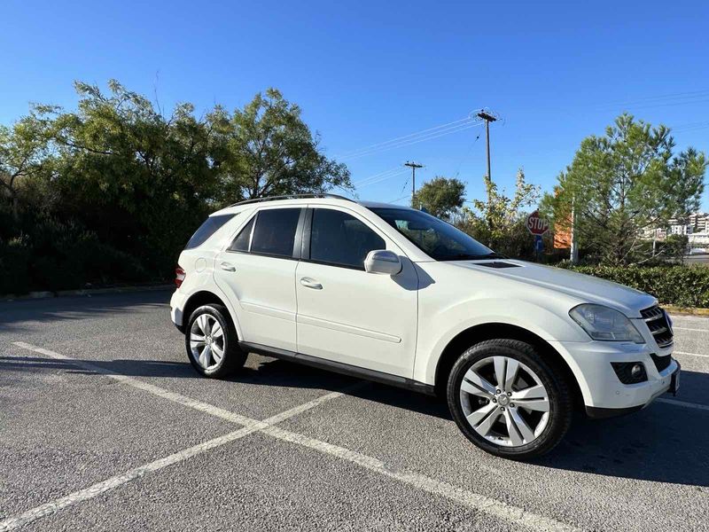Mercedes-Benz ML350 • 2010 • 312,000 km 3