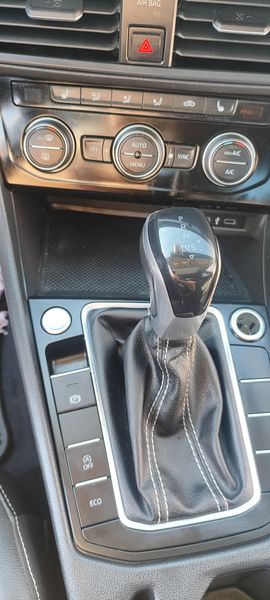 Volkswagen Jetta • 2022 • 80,000 km 3