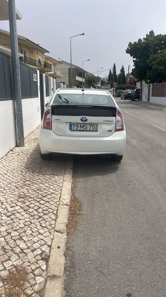 Toyota Prius • 2012 • 191,000 km 3