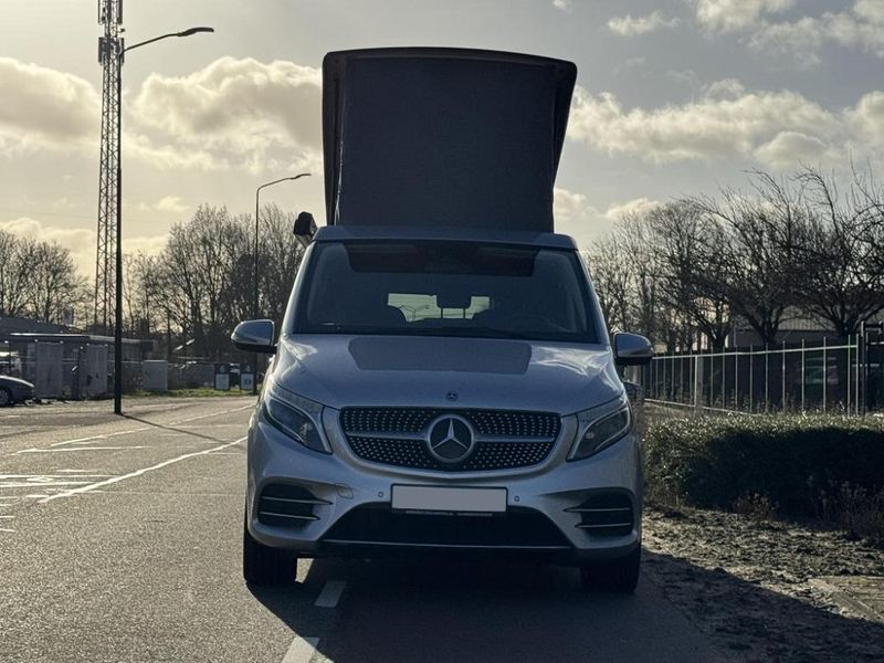Mercedes-Benz 310 Van • 2020 • 83,000 km 11