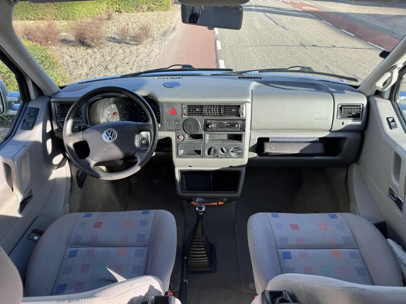 Volkswagen California • 2002 • 315,000 km 7