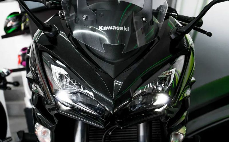 Kawasaki z1000 abs • 2018 • 17,176 km 3