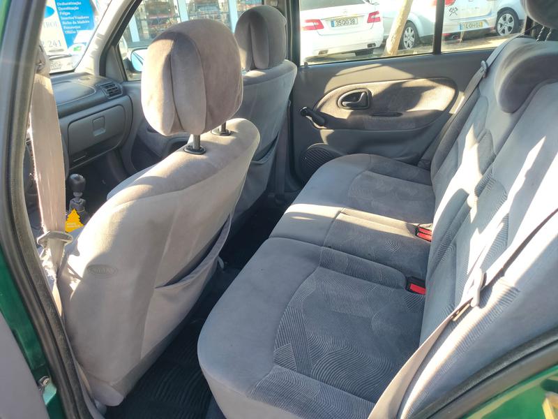 Renault Clio • 2000 • 166,644 km 10