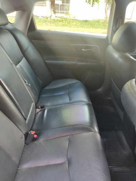 Nissan Altima • 2013 • 135,000 km 6