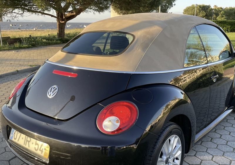 Volkswagen New Beetle • 2010 • 114,468 km 4