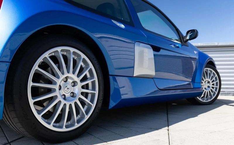 Renault Clio • 2003 • 24,500 km 13