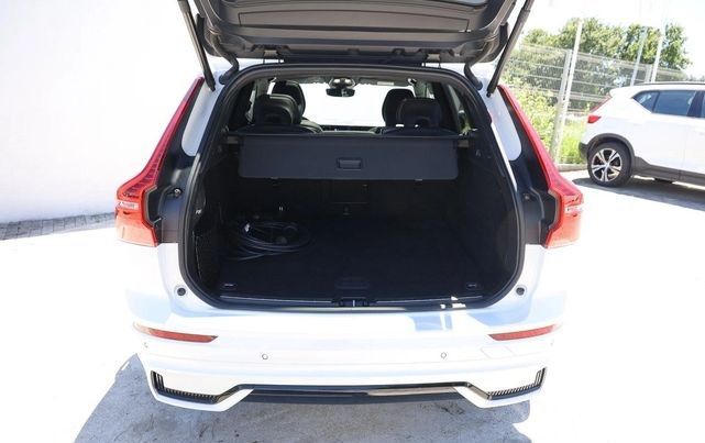 Volvo XC60 • 2022 • 47,000 km 4