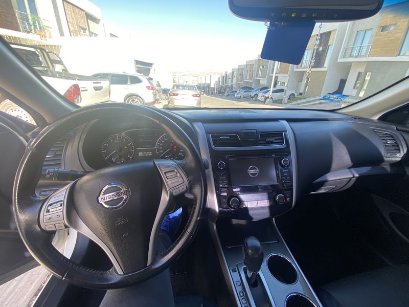 Nissan Altima • 2014 • 140,000 km 10