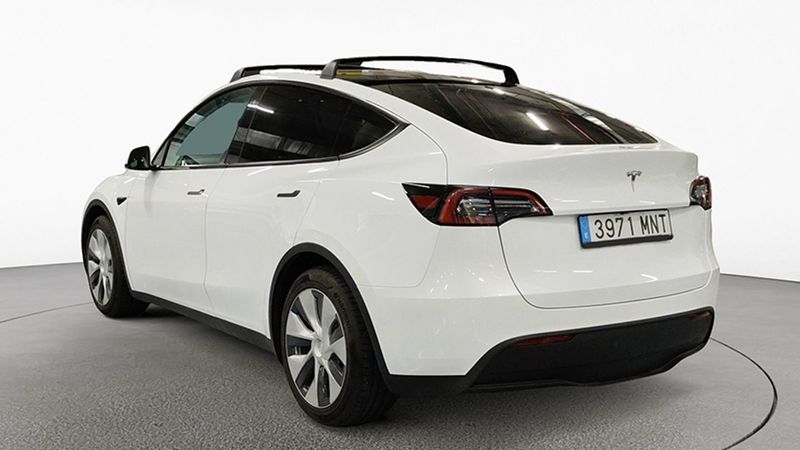 Tesla Model Y • 2022 • 36,413 km 3