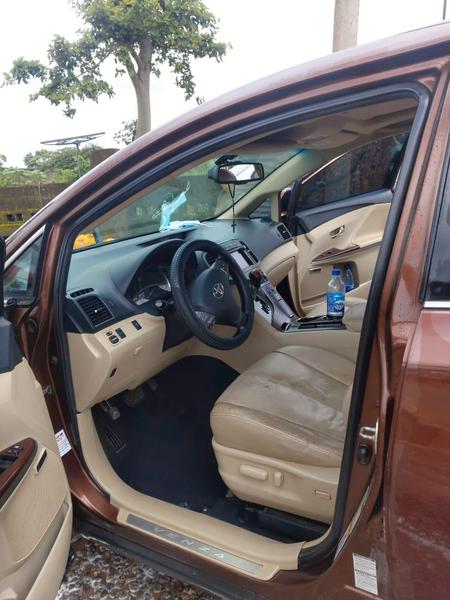 Toyota Avanza Veloz • 2010 • 90,000 km 3