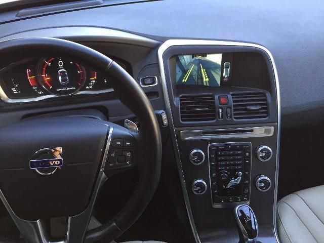 Volvo XC60 • 2016 • 195,000 km 12