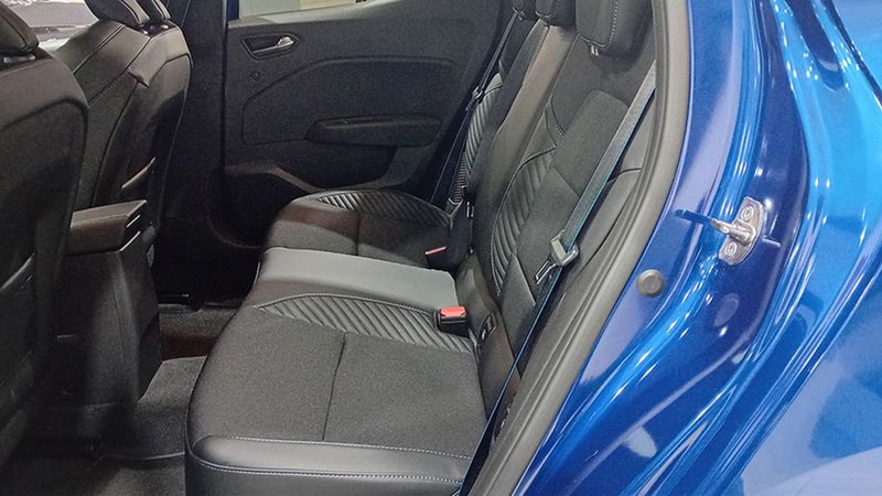 Renault Clio • 2023 • 10,831 km 16