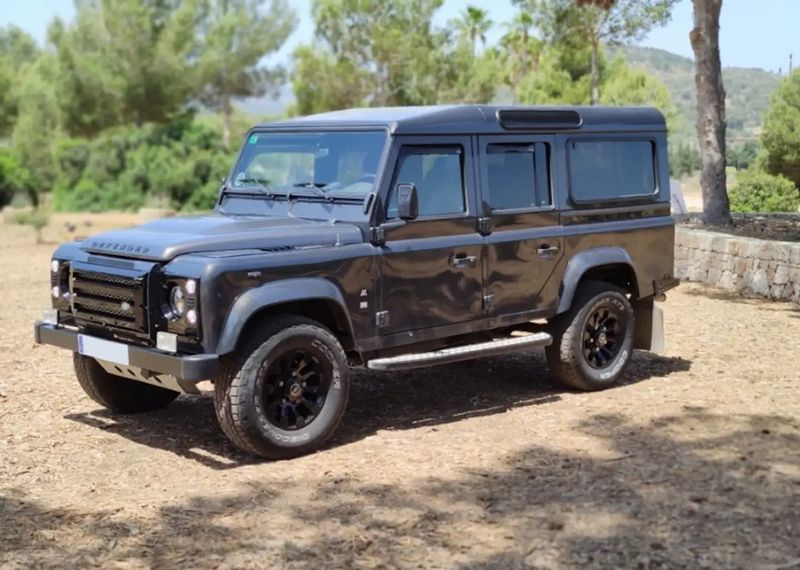 Land Rover Defender • 2014 • 96,700 km 2