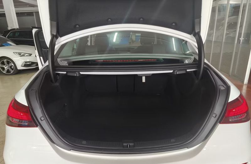 Mercedes-Benz E-Class • 2023 • 35,800 km 12