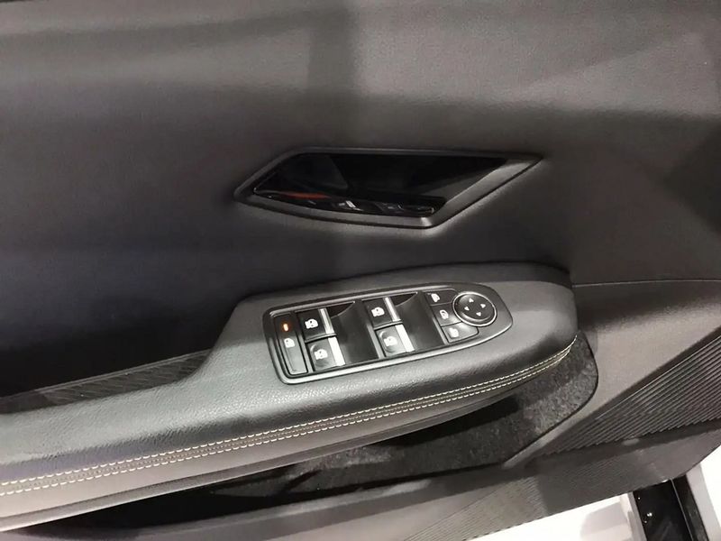 Renault Mégane • 2023 • 12,222 km 4