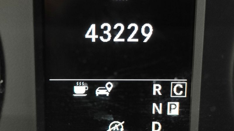 Mercedes-Benz 210 Van • 2022 • 43,229 km 2